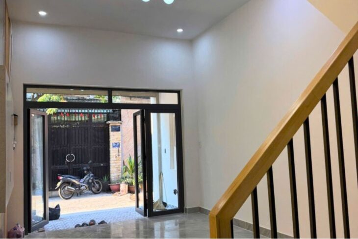 Hẻm Vip Xe Hơi Thông Lâm Thị Hố, 42m2, Nhà Đẹp, 2 Tầng, Tân Chánh Hiệp, Quận 12