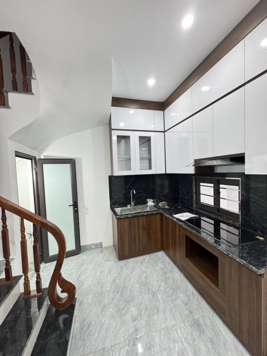 BÁN NHÀ 5 TẦNG, 41M2, NGỌC THỤY – LONG BIÊN – GIÁ 6.8 TỶ – SỔ ĐỎ CHÍNH CHỦ