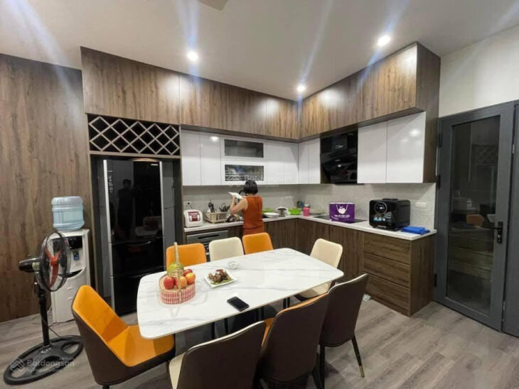 SIÊU HIẾM! PHÂN LÔ HOÀNG CẦU – 2 THOÁNG – 7 TẦNG THANG MÁY – GIÁ SỐC 20 TỶ!