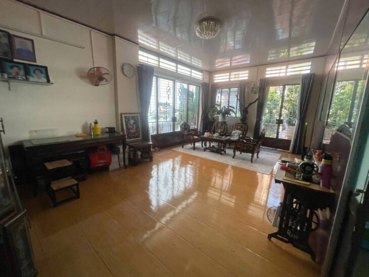 Nhà góc, 2 mặt thoáng, sát mặt tiền, Lê Hồng Phong quận 10 , 2 tầng 44m2 , Sổ Vuông, Hoàn Công