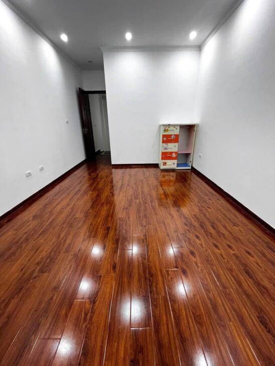 Cần bán gấp nhà Nguyễn Văn Cừ, lô góc, ngõ đón gió, oto đỗ cửa