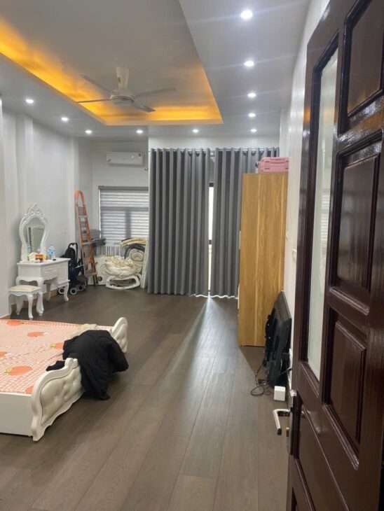 bán nhà đẹp thịnh quang 46m2 , 5 tầng , 8,5 tỷ