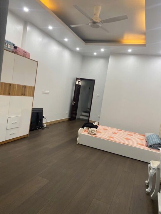 bán nhà đẹp thịnh quang 46m2 , 5 tầng , 8,5 tỷ