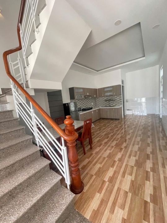 Bán Nhà 3 Tầng Kiên Cố – 2 Mặt Hẻm Thông Ô Tô – Gần Đường 23/10, Nha Trang