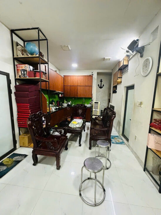 Quá rẻ, bán gấp nhà phố Bạch Thái Bưởi, Hà đông 35m2, lô góc, ô tô đỗ cửa, 3 tỷ