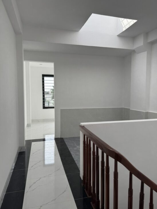 Bán nhà: Ngọc Hồi, Cách bến xe Nước Ngầm 1km, 38m2, 4 tầng, ngõ trước nhà 3m: Gía 5.1 tỷ