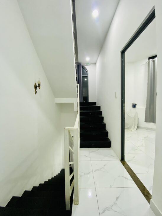 Bán Nhà Gần City Land Nguyễn Văn Lượng, 3 Tầng 5 P.Ngủ Chỉ Nhỉnh 4 Tỉ