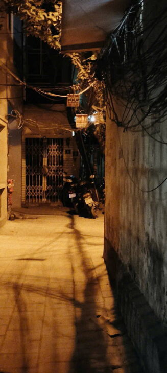 HOT PHỐ KIM NGƯU , BÁN ĐẤT TẶNG NHÀ , KINH DOANH CCMN ĐỈNH ,NỞ HẬU , DT98/112M2 X 2T X 3,2 MT . GIÁ