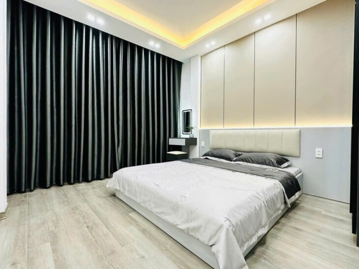 Ngã tư Nguyễn Chí Thanh và Láng – Đống Đa – Ô tô vào nhà – nhà mới xịn – 40m – 6T – 14 tỉ