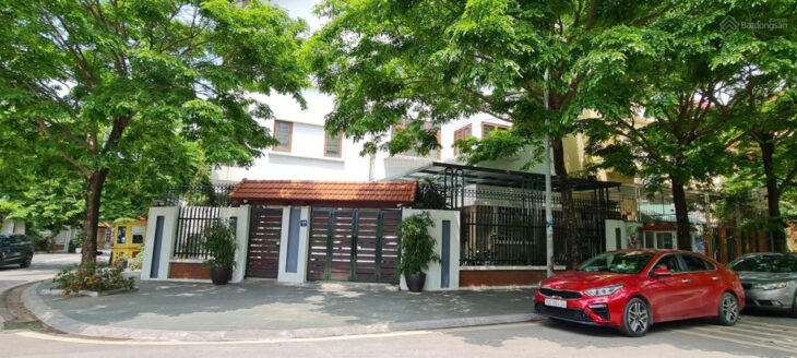 Cần bán biệt thự Thành phố Giao Lưu- Phạm Văn Đồng – Bắc Từ Liêm, hoàn thiện 3.5 tầng, diện tích