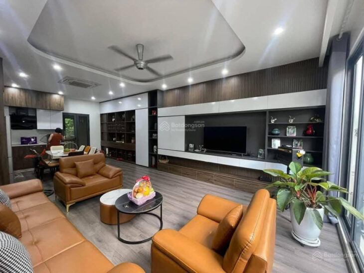 SIÊU HIẾM! PHÂN LÔ HOÀNG CẦU – 2 THOÁNG – 7 TẦNG THANG MÁY – GIÁ SỐC 20 TỶ!