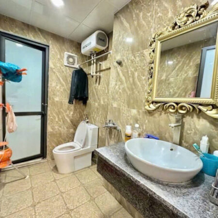 Nhà phân lô – Cầu Giấy – Ô tô vào nhà – Thang máy – Kinh doanh – 40m – 5 Tầng – 12 tỉ.