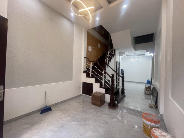 BÁN NHÀ LÊ VĂN LƯƠNG – 40M2 – 3.7M MT – 8.70 TỶ – NGÕ THÔNG – BA GÁC LƯỢN