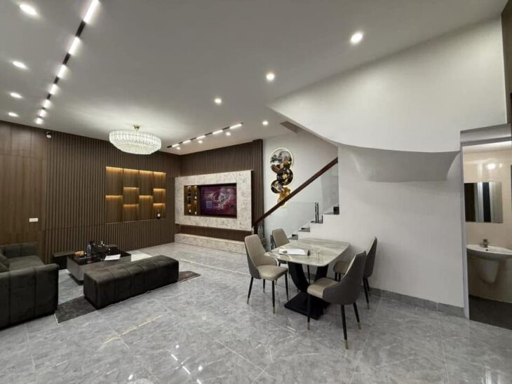 Nhà 4T 42m ,MT5 kHu Trương Định -Full nội thất-camera- ở ngay.