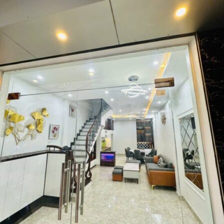 BÁN NHÀ PHƯƠNG MAI – NGÕ RỘNG – Ô TÔ SÁT NHÀ – 50M2 – 4.5M MT – 11 TỶ