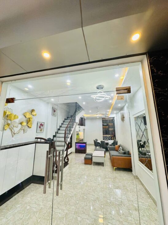 BÁN NHÀ PHƯƠNG MAI – NGÕ RỘNG – Ô TÔ SÁT NHÀ – 50M2 – 4.5M MT – 11 TỶ