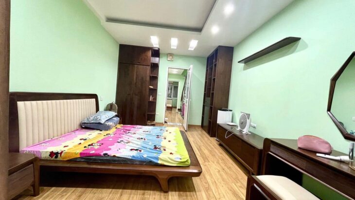 Bán nhà Ôtô tránh-Phùng Chí Kiên (Hoàng Quốc Việt) 65m/5T Thang máy,MT 4m 19.9Tỷ