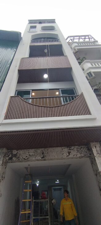 BÁN NHÀ CẦU GIẤY-NGUYỄN VĂN HUYÊN-7T-50M-18.5TY. LH: 0982769586