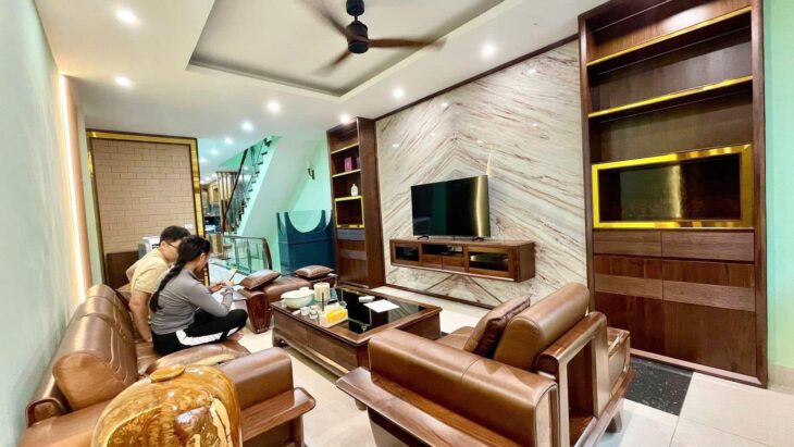 Bán nhà Ôtô tránh-Phùng Chí Kiên (Hoàng Quốc Việt) 65m/5T Thang máy,MT 4m 19.9Tỷ