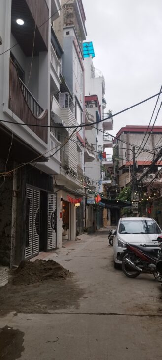 BÁN NHÀ CẦU GIẤY-NGUYỄN VĂN HUYÊN-7T-50M-18.5TY. LH: 0982769586