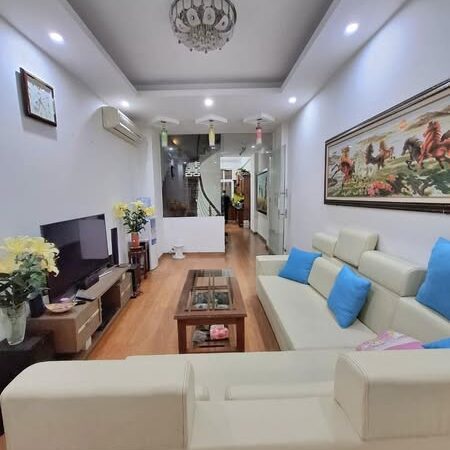 PHÂN LÔ – Ô TÔ – NHÀ ĐẸP KINH DOANH – Ô TÔ VÀO NHÀ – CÁCH MẶT PHỐ – CÁCH HỒ LINH ĐÀM CHỈ 30M