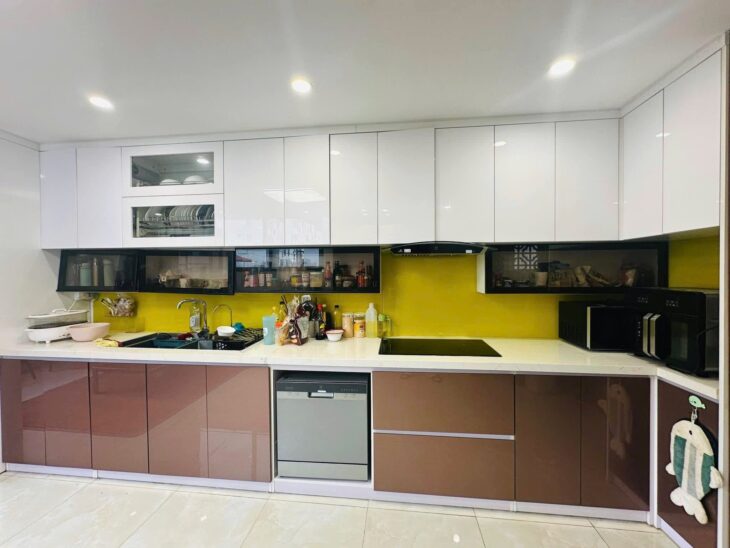 CỰC HIẾM- Mặt Phố Lạc Long Quân (Trích Sài, Võng Thị) 30/35m x 4 Tầng -18.6 Tỷ