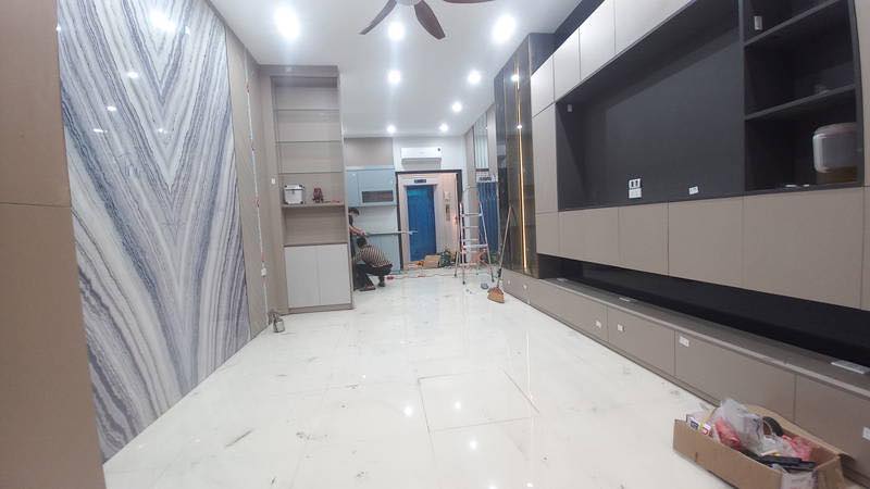 NHÀ ĐẸP BỒ ĐỀ – THANG MÁY – NỘI THẤT XỊN – TRUNG TÂM – NGÕ Ô TÔ VÀO NHÀ