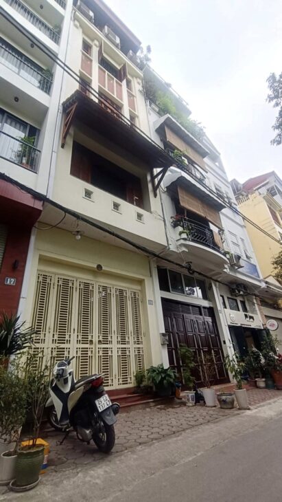 Bán liền kề 5 tầng khu phân lô Dương Khuê, giá chỉ hơn 16 tỷ, ô tô vào nhà, vỉa hè