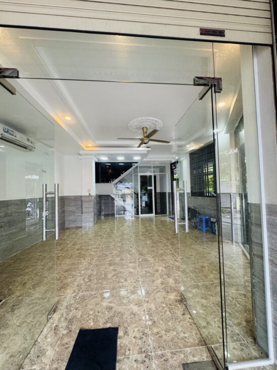 NHÀ CHÍNH CHỦ GỬI BÁN – NHÀ 3 MẶT TIỀN – HUỲNH THỊ HAI – TRUNG TÂM Q.12 – DÒNG TIỀN ỔN ĐỊNH