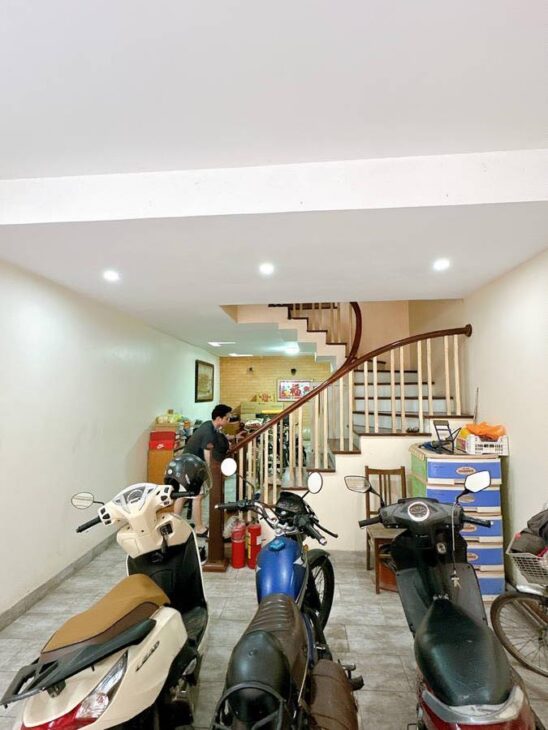 BỒ ĐỀ – NHÀ ĐẸP 5 TẦNG – GARA Ô TÔ – NGÕ THÔNG – KINH DOANH – CÁCH HỒ 10M