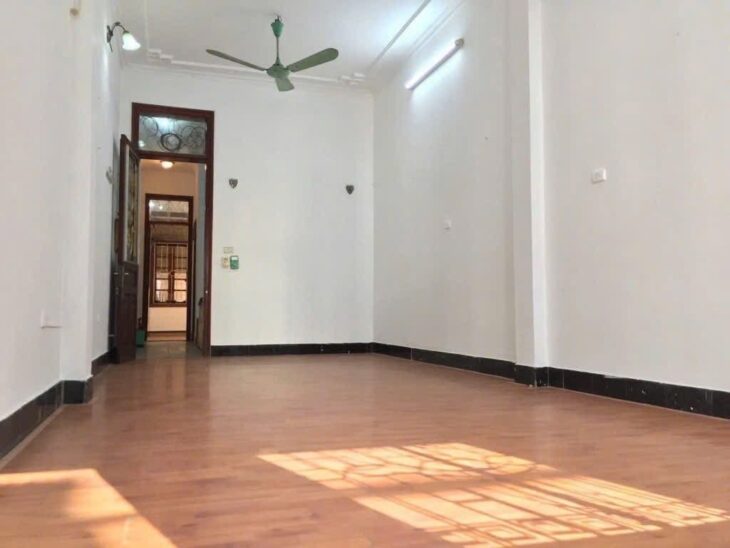 Bán nhà Ôtô tránh Phố Láng Hạ (Cạnh Hồ Hoàng Cầu) 56m/ 5Tầng 19.5 Tỷ,K.doanh