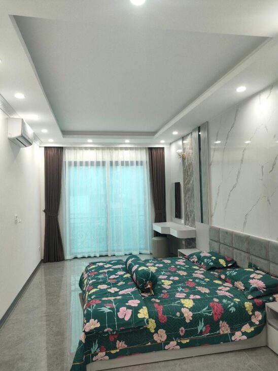 HOÀNG NHƯ TIẾP – NHÀ 6 TẦNG THANG MÁY – FULL NỘI THẤT – VỊ TRÍ VIP TRUNG TÂM LONG BIÊN