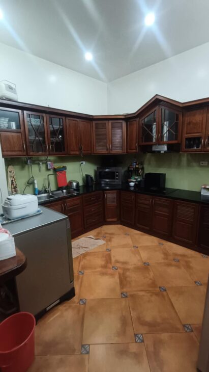 Bán nhà Ôtô tránh Phố Hoàng Cầu: 50m2/5Tầng/MT 4.2m 27 Tỷ Cách Hồ 30m, KD đỉnh