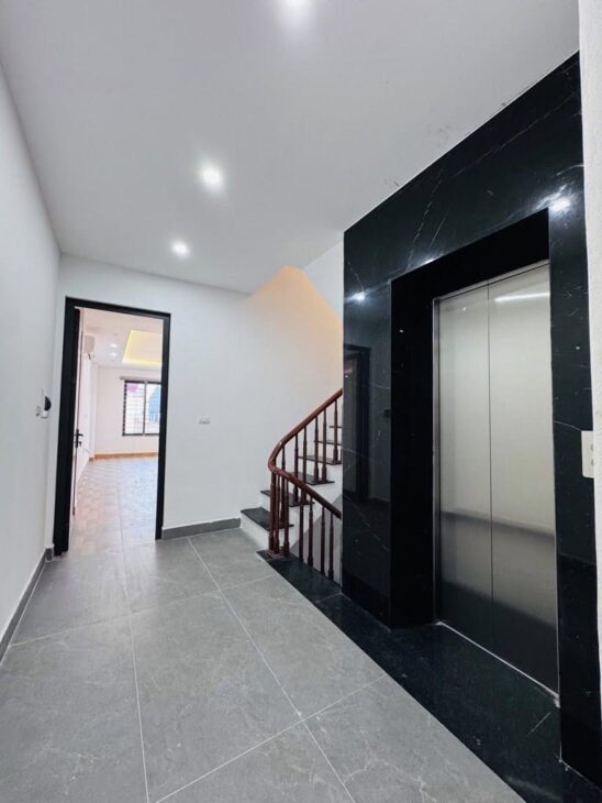 Bán toà nhà 7 tầng – thang máy- Gần Chu Văn An, Linh Đàm – 73m2 – 17,5 tỷ