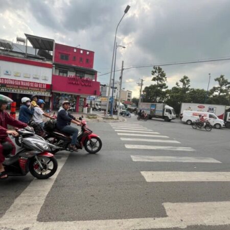 ????????HIẾM !! MẶT TIỀN ĐƯỜNG KINH DOANH BUÔN BÁN SẦM UẤT – NGAY NGÃ TƯ LÊ VĂN KHƯƠNG GIAO VỚI ĐẶNG