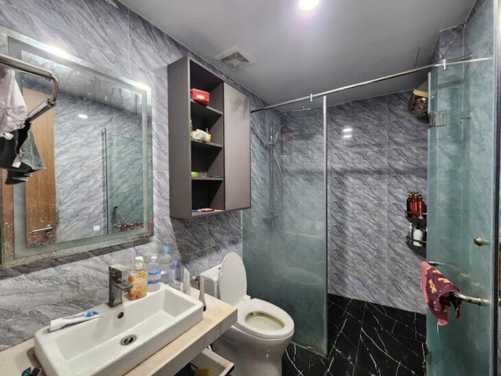 20,5 tỷ có nhà 45m2 mặt phố Chùa Quỳnh, 1 mặt ngõ, vỉa hè, mt 4.3m, 4 tầng