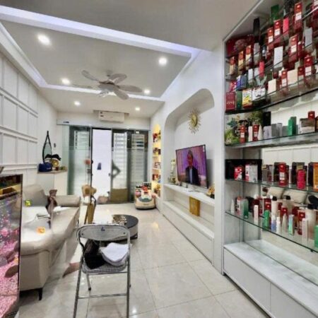 Nhà đẹp Nam Dư ở ngay, dân xây cẩn thận, chắc chắn,3 ngủ, 20m ra phố, 6.2 tỷ