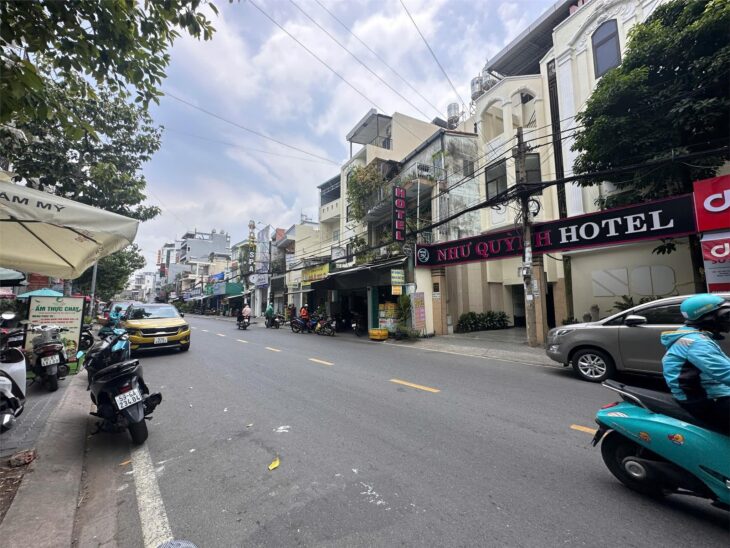 Định Cư Mỹ Nhượng Lại Mặt Tiền 12m Kinh Doanh Đỉnh Q.GÒ VẤP, 4 x 18 x 5 Tầng, (Giá gấp