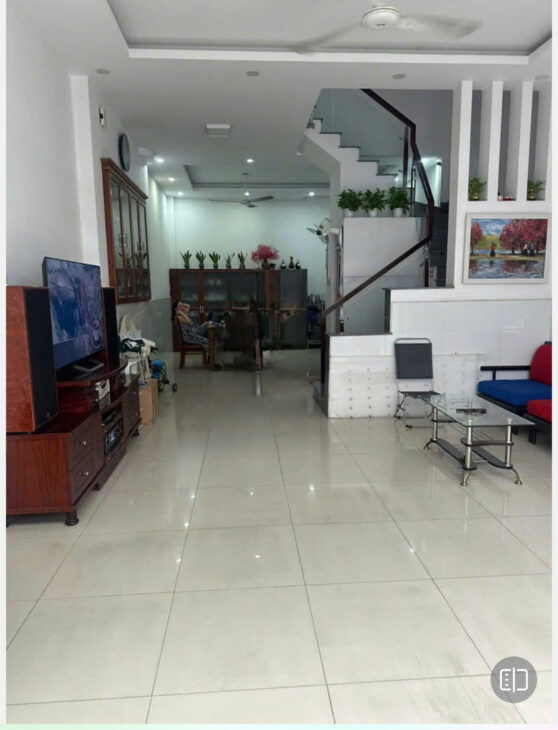 Chính chủ gửi bán nhà ngang 5m Phan Huy Ích xe hơi ngủ nhà 70m2 4 lầu BTCT gần chợ 8.5 tỷ
