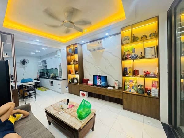 NHÀ ĐẸP NGÃ TƯ NHỔN – 31M x 5T – HƠN 5 TỶ – LÔ GÓC – MỚI – FULL NỘI THẤT