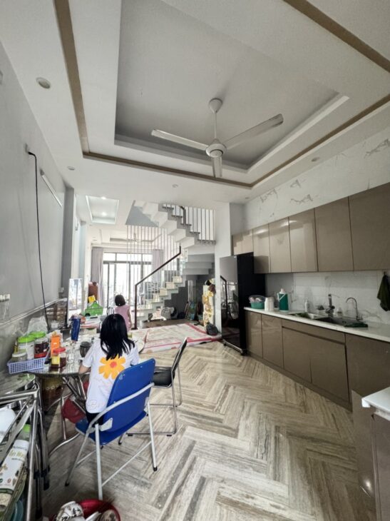 Bán nhà 80m2, 3 tầng, 4PN, 3WC, Gò Dưa, Thủ Đức, 7.4 tỷ