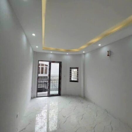 Nhà phố Lê Trọng Tấn, gần Royal City – Nhà 5 tầng hiện đại, ô tô gần – Giá 7.6 tỷ