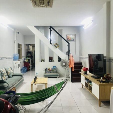 TÂN PHÚ – CHỦ NGỘP BANK HƠN 3 TỶ – GẤP BÁN – DT 60M2 – SỔ VUÔNG VỨC – 2 TẦNG – 3PN – GẦN HXH! CHỈ