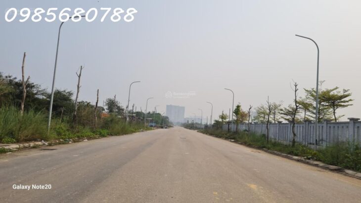 Bán biệt thự KĐT Cổ Nhuế, 38 tỷ, 180m2, mặt tiền 12m, giá rẻ nhất thị trường