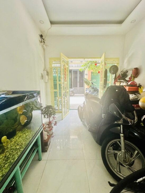 Bán nhà quận 10, đường Thành Thái, 52m2, hẻm xe hơi, 3 tầng, 8.99 tỷ