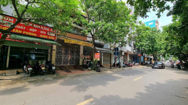 Quá rẻ, bán gấp nhà phố Bạch Thái Bưởi, Hà đông 35m2, lô góc, ô tô đỗ cửa, 3 tỷ