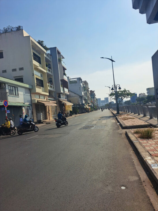 QUẬN 8, BÁN NHÀ MẶT TIỀN KINH DOANH VỪA Ở VỪA CHO THUÊ, 3 TẦNG, SÁT Q5, NGAY CẦU CHÀ VÀ. 4.3X19M,