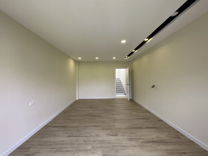 Nhà 5 tầng, 32m Vân Canh, Hoài Đức, vị trí đẹp, ô tô đỗ cửa