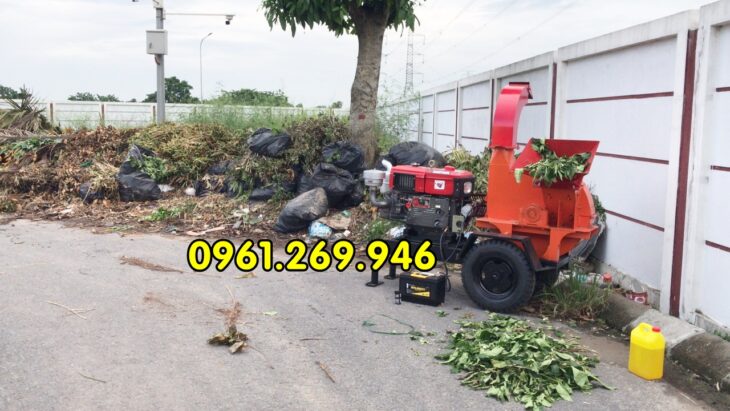 Máy băm cành cây đầu nổ 33HP đề điện acquy, máy băm cành cây di động
