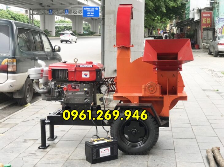 Máy băm cành cây đầu nổ 33HP đề điện acquy, máy băm cành cây di động